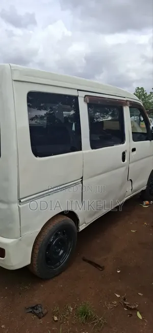 Daihatsu Hijet 2004 White Minibus