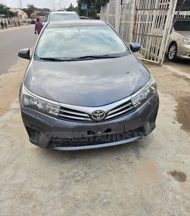 Toyota Corolla 2014 Grey - 1