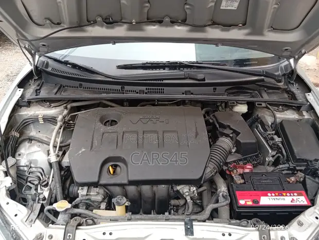 Toyota Corolla 2014 Silver - 1