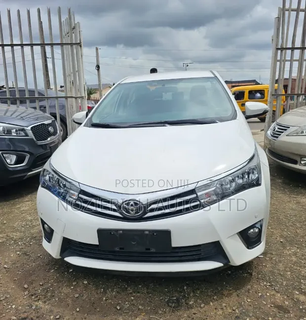 2016 Toyota Corolla White - 1