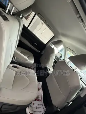 2024 Toyota Highlander XLE AWD Blue