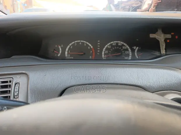 Toyota Avalon 2002 Silver - 1