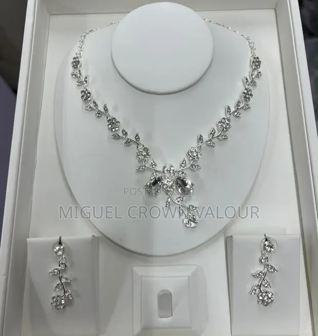 Beautiful Non-Tarnish Jewelry Set - Gold, Silver, Black - 1