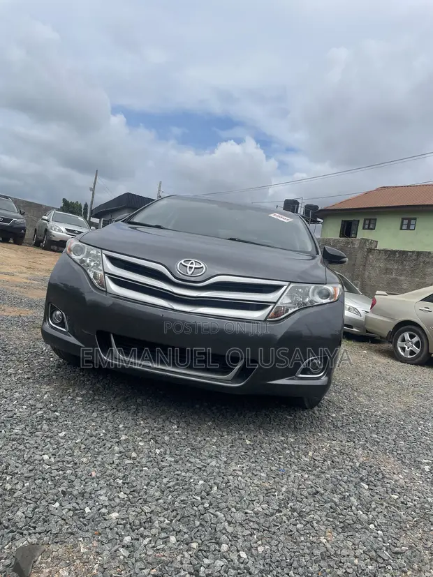 Toyota Venza LE 2016 Gray - 1