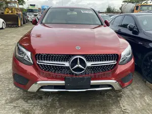 Mercedes-Benz GLC300 2017 Red