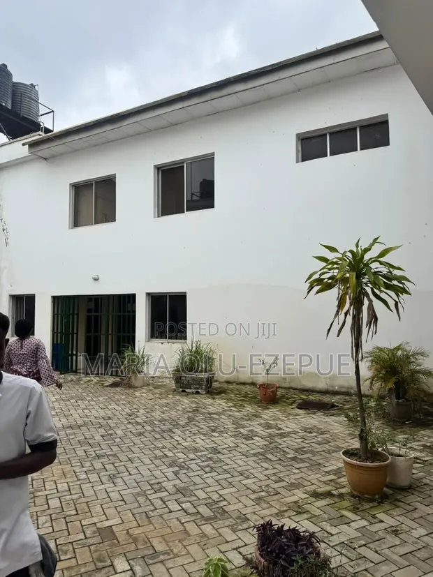 Gidan Sarauta mai dakuna 12 don siyarwa a Asokoro, Abuja - 1