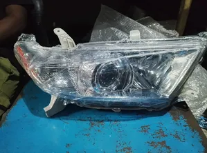Fitilar Kai ta Toyota Highlander 2012
