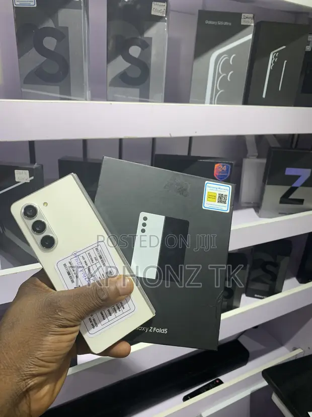 Samsung Galaxy Z Fold 5 256GB White - 1