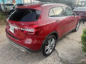 Mercedes-Benz GLA 250 2015 Red