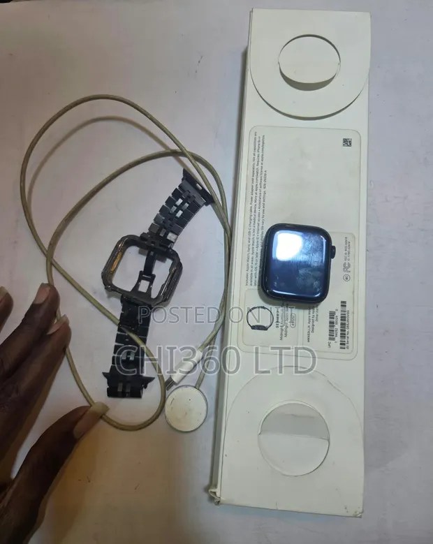 Apple Watch Series 7 45mm GPS - 1