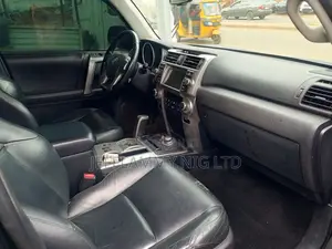 Toyota 4-Runner Limited 4x4 2013 Black