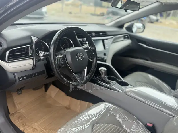 2019 Toyota Camry Black - 1