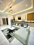 Gidan Kwanciya Mai Dakuna 1 da Aka Zuba Kayan Saka a Lekki Phase 1 Don Siyarwa - 2