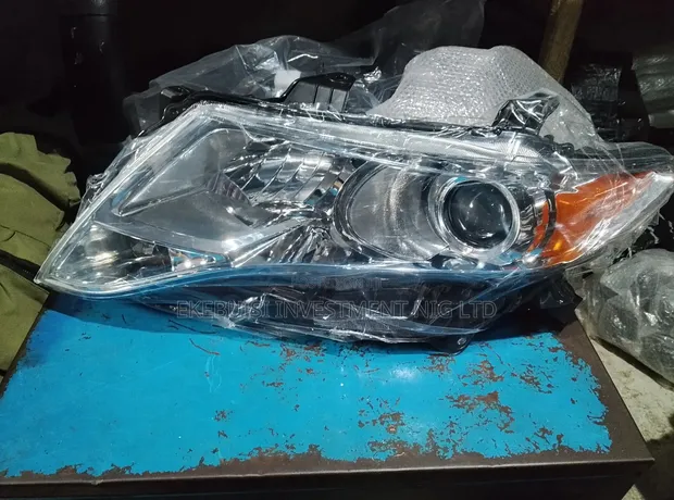 Toyota Venza Headlights (2009-2015) - 1