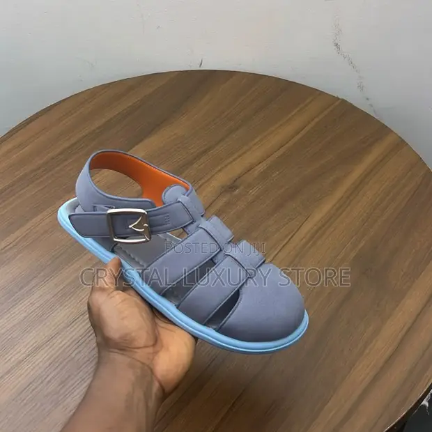 Takalmi na Alatu na Maza na Louis Vuitton - 1