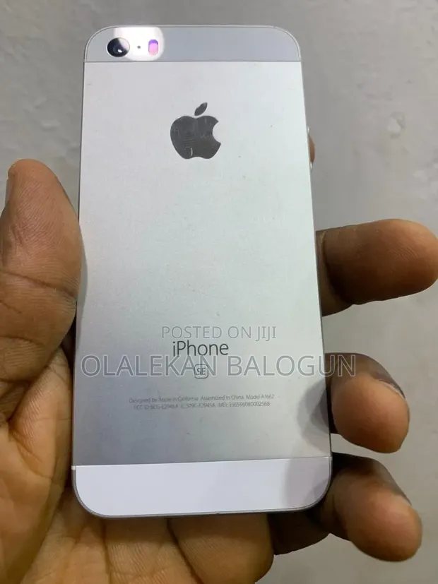 Apple iPhone SE 32GB White (UK Used) - 1