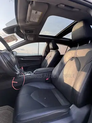 Toyota Camry XSE V6 2018 - Fari