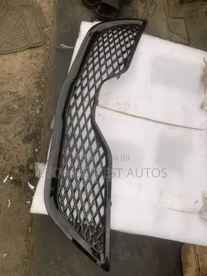 Gurin Gaba na Toyota Camry 2010 Sports - Sabo