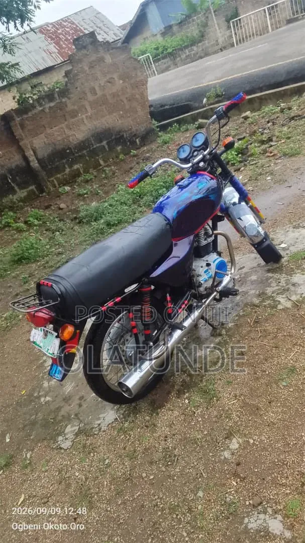 Bajaj Boxer 100 2021 Red - 1