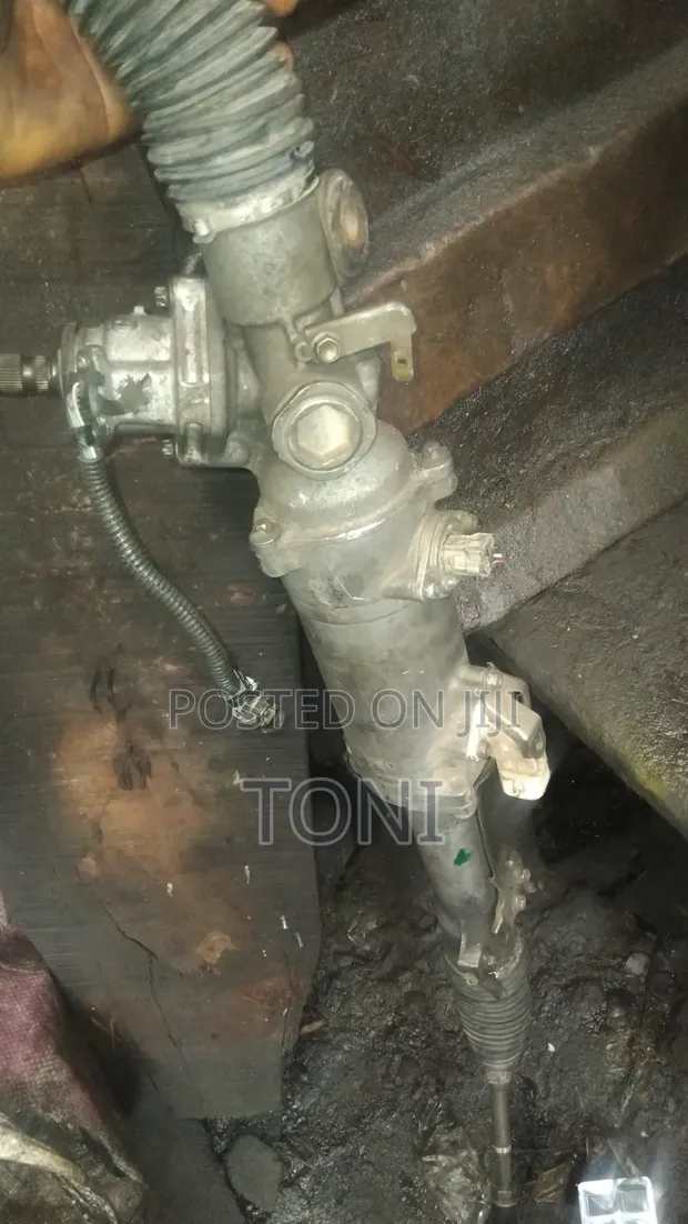 Direct Tokunbo Power Steering Pump for Lexus IS250 - 1