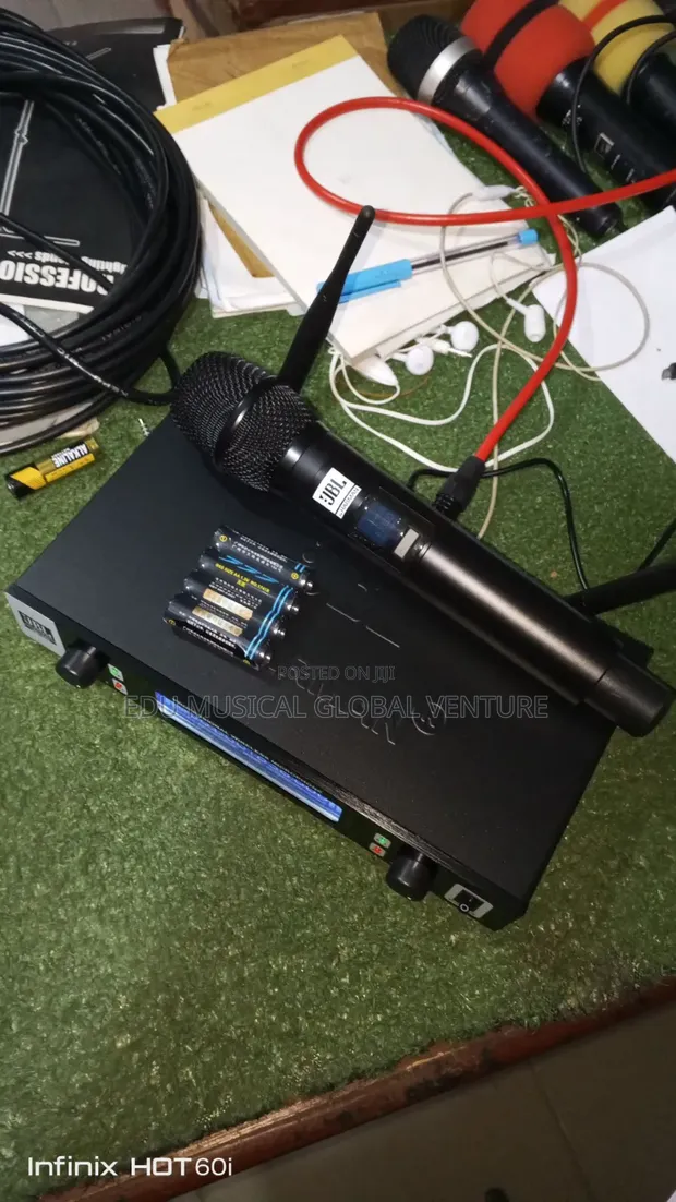 JBL VM1000 Wireless Dual Handle Microphones - 1