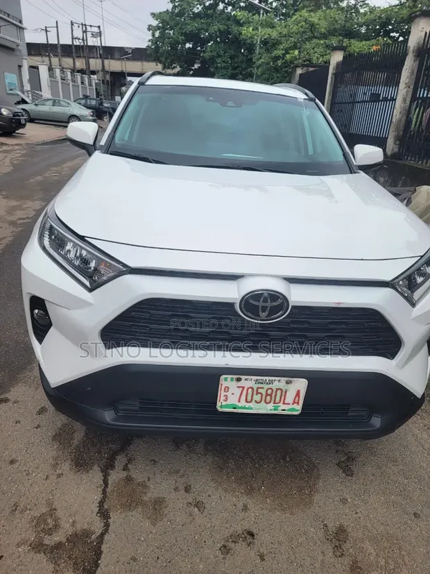 Toyota RAV4 2021 XLE - 1