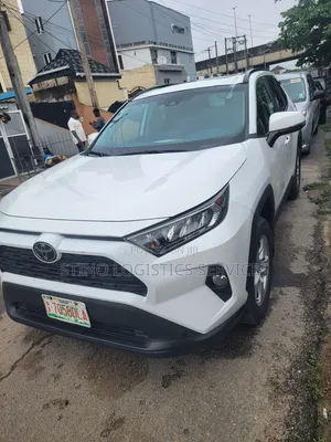 Toyota RAV4 2021 XLE