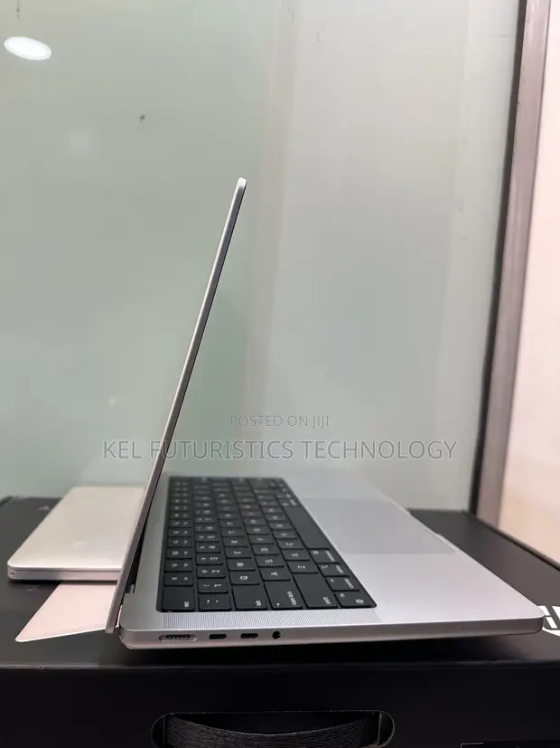 Apple MacBook Pro 2024 M4 Pro 48GB RAM 1TB SSD Silver - 1