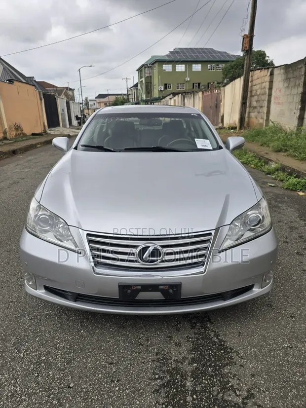 Lexus ES 350 2012 Silver - 1