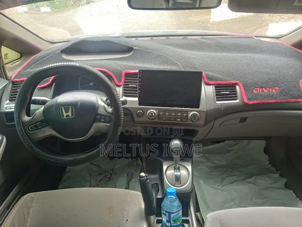Honda Civic 1.8i VTEC 2008 Silver - 1