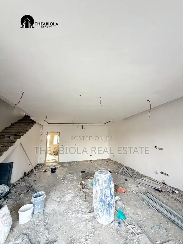 4 Bedroom Townhouse/Terrace with BQ in Idu, Abuja - 1