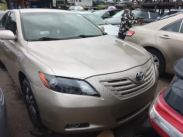 Toyota Camry 2008 Zinariya - 1
