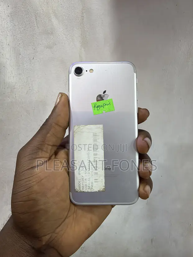 Apple iPhone 7 32GB Silver - 1