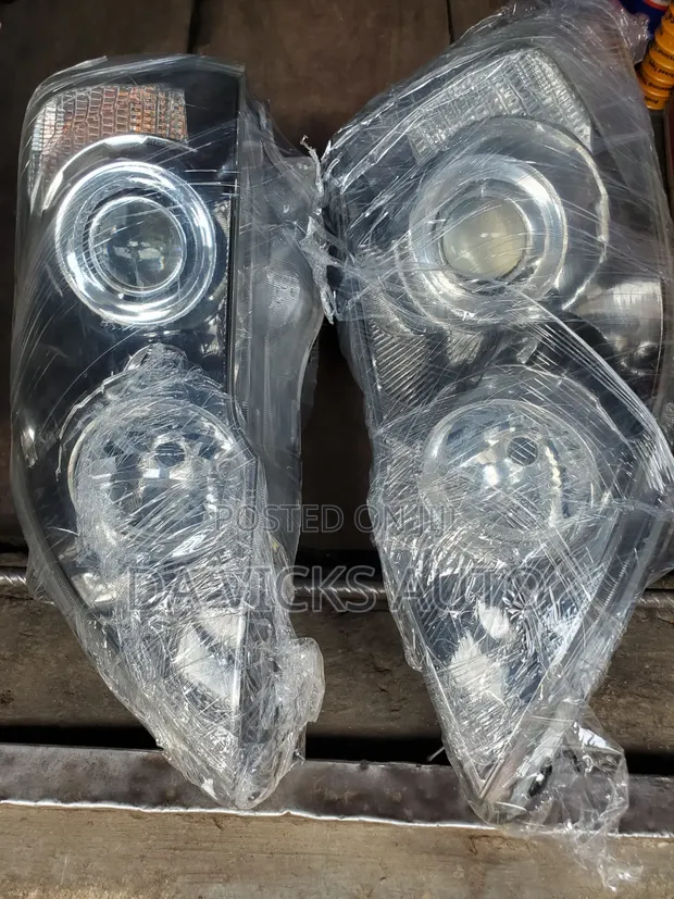 Honda CR-V 2007-2010 Headlight (Europe Model) - 1