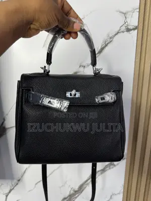 Bb Black Leather Handbag - Medium