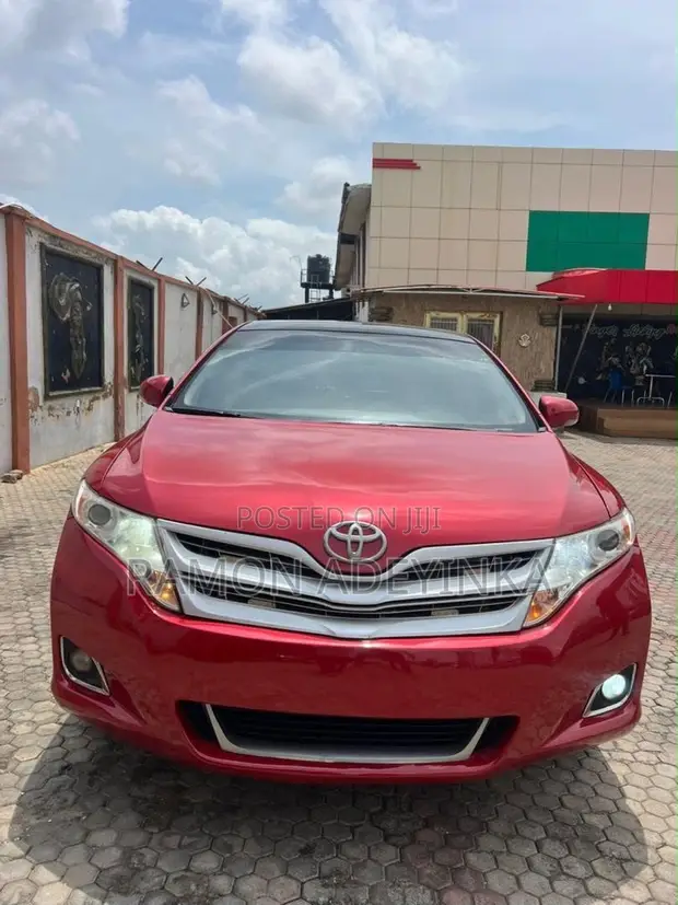2010 Toyota Venza Red - 1