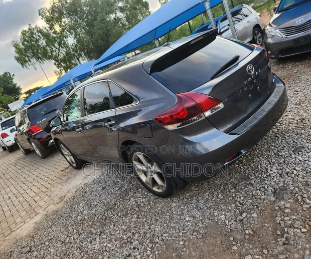 Toyota Venza 2013 Gray - 1