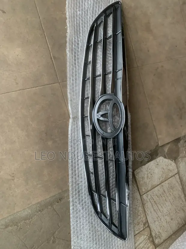 Front Grill Toyota Camry 2005 - 1