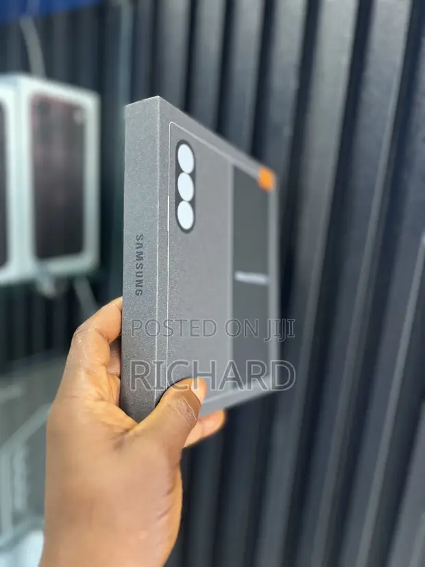 New Samsung Galaxy Z Fold8 Ultra 256GB Black - 1