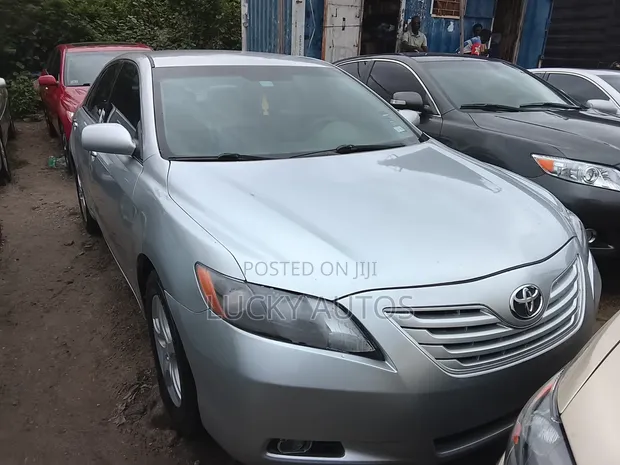 Toyota Camry 2008 Silver - 1