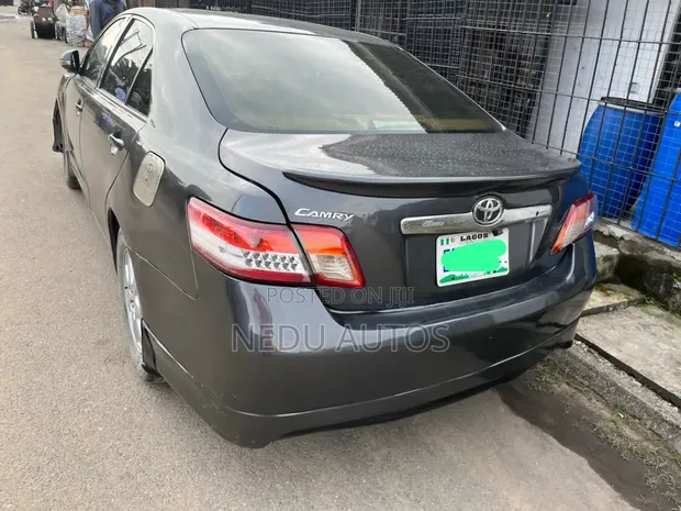 Toyota Camry 2008 Grey - 1