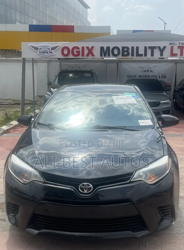 2016 Toyota Corolla LE - Belgium Used - 1