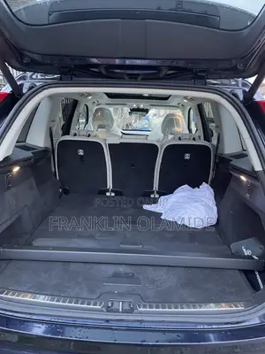 2016 Volvo XC90 T5 Momentum AWD