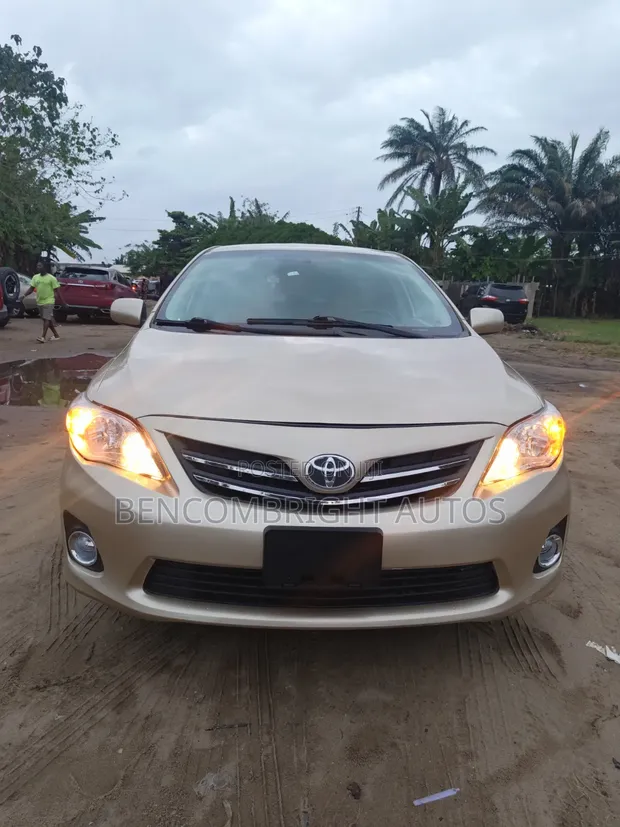 Toyota Corolla LE Zinare 2012 - 1