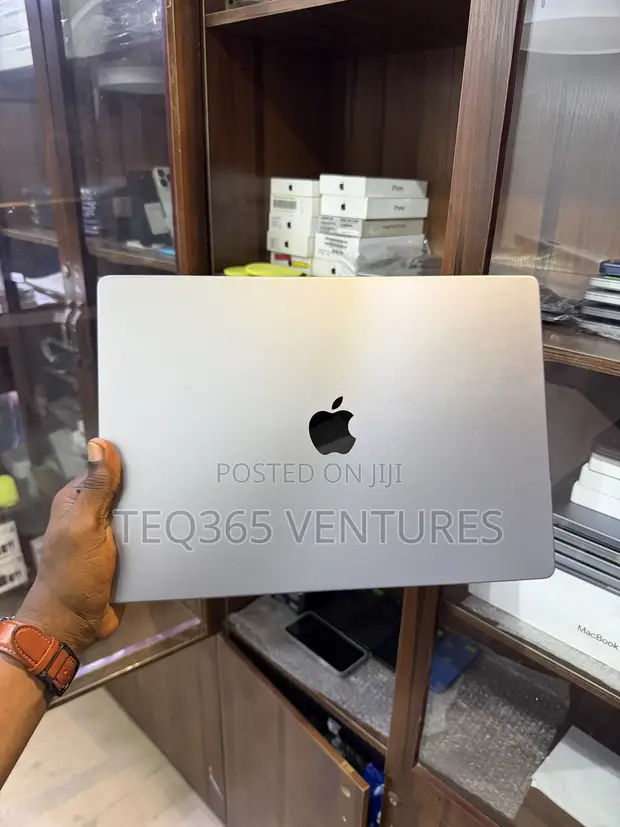 Apple MacBook Pro 2021 M1 Pro 32GB RAM 1TB SSD - 1
