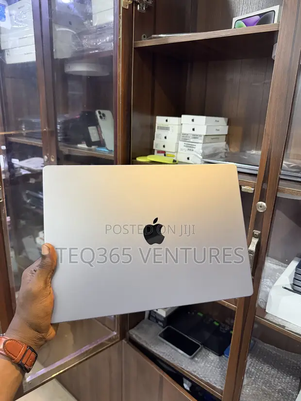 Apple MacBook Pro 2021 M1 Pro 16GB RAM 512GB SSD - 1