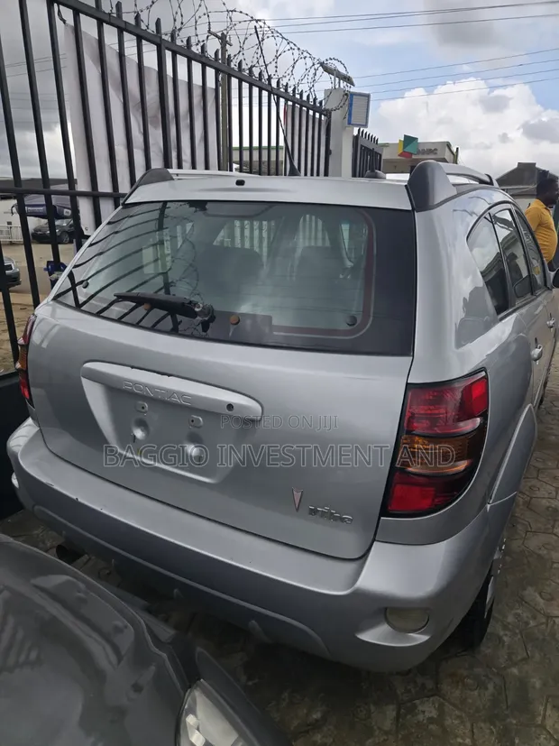 Pontiac Vibe 2007 Silver - 1