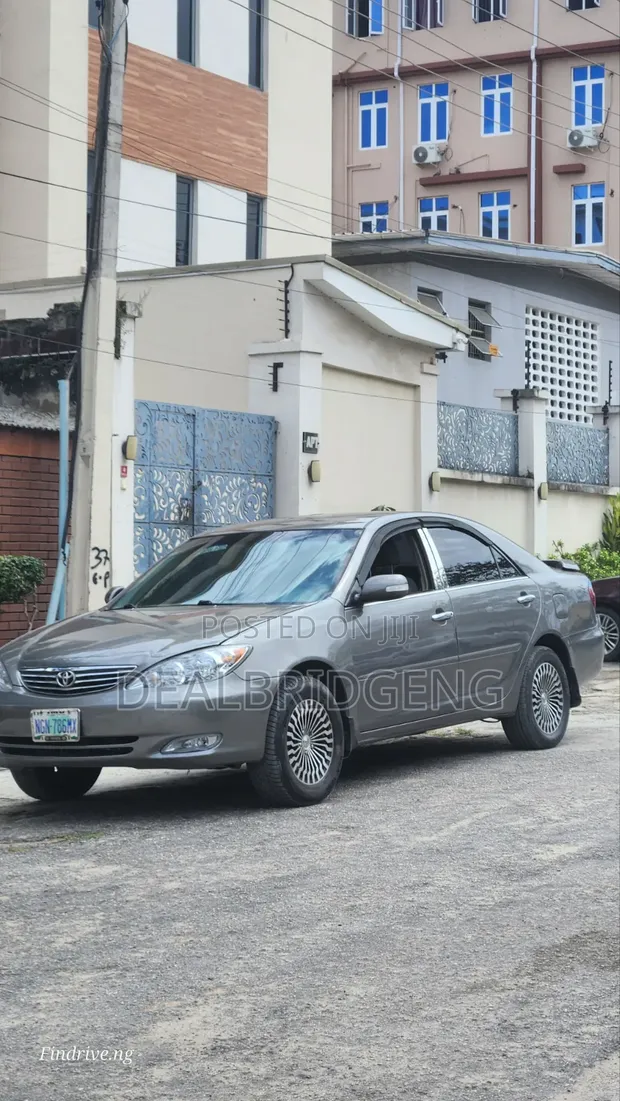 2006 Toyota Camry LE Sedan - 1