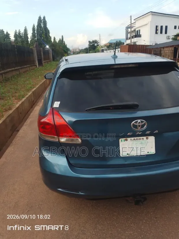 Toyota Venza 2010 Blue - 1