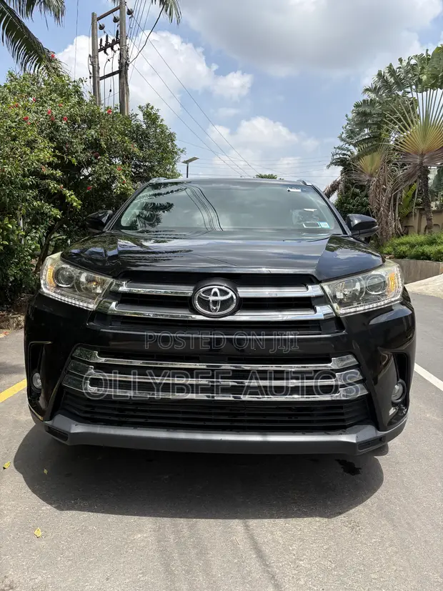 2015 Toyota Highlander XLE AWD SUV - 1